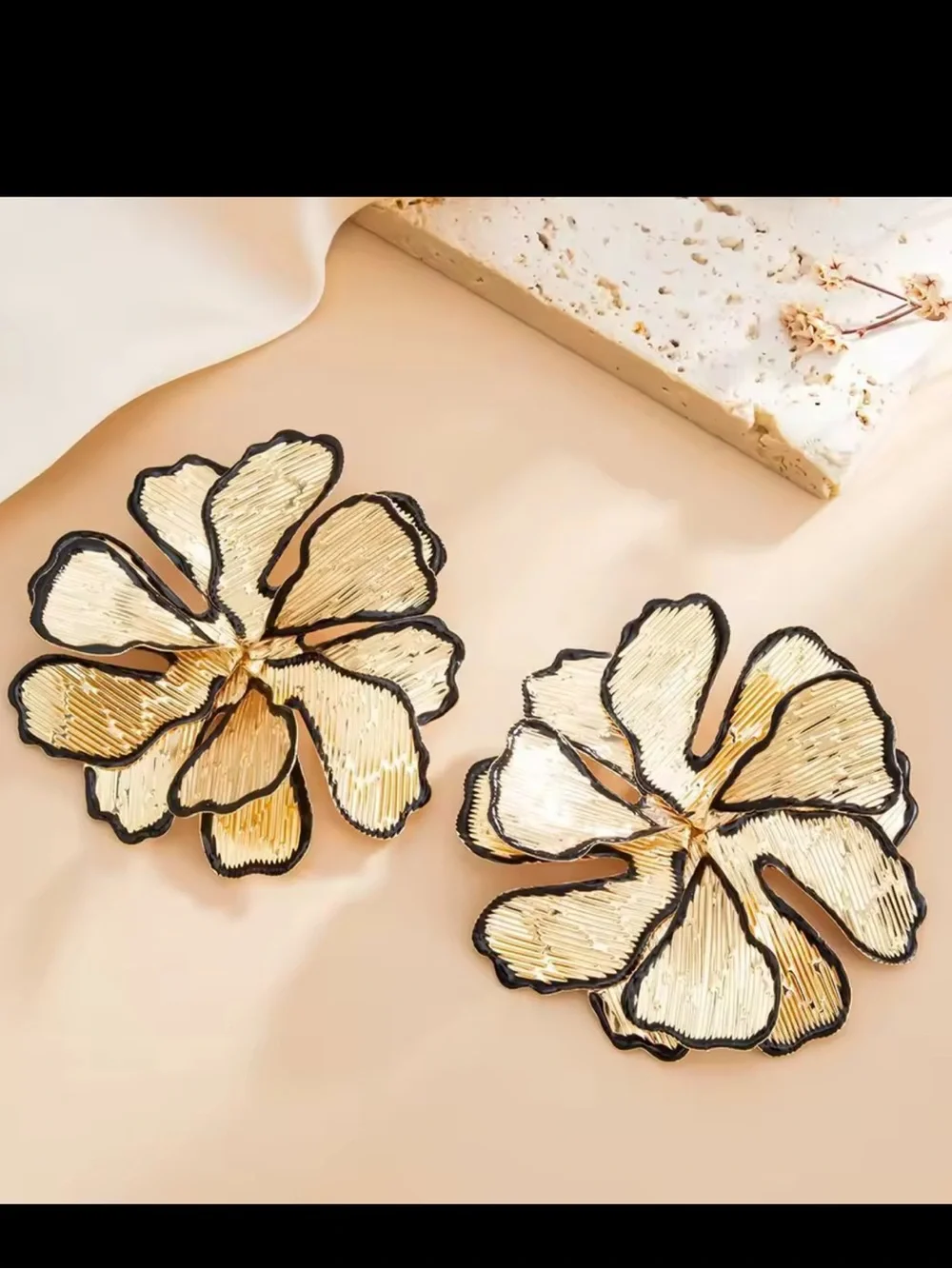 Gold Floral Outline Earrings